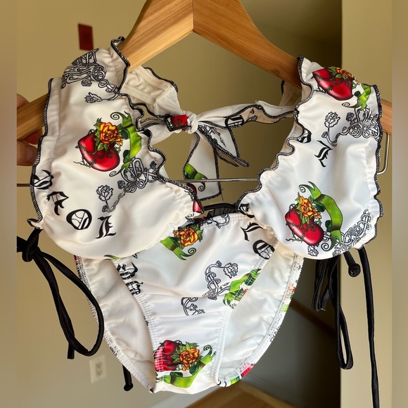 Bikini - Picture 5 of 14